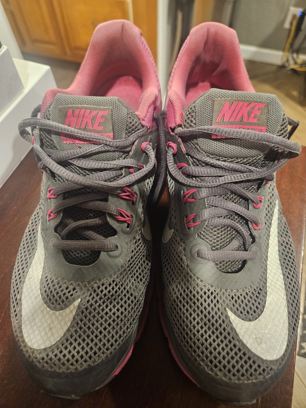 Nike Women's 9.5 Gray & Pink Running Shoes